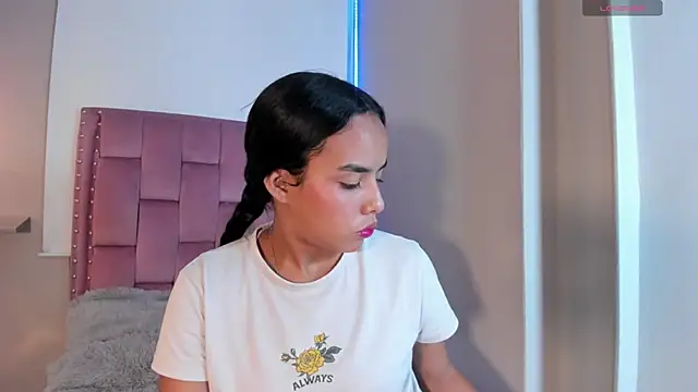 Roxy Stonee online show from 04-20-26, 07:26