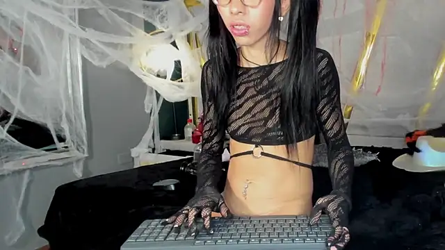 Mara Gonzalez online show from 11-07-25, 01:11