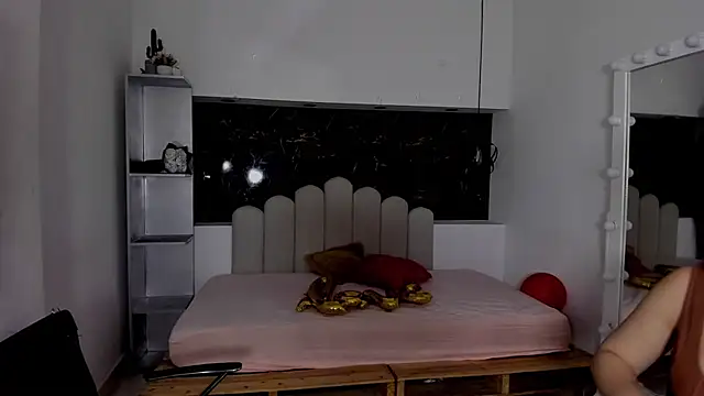 Annyrosee online show from 02-19-26, 07:54