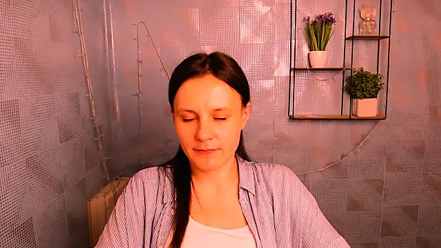 ValeriaHeart  online show from 02-04-25, 12:44