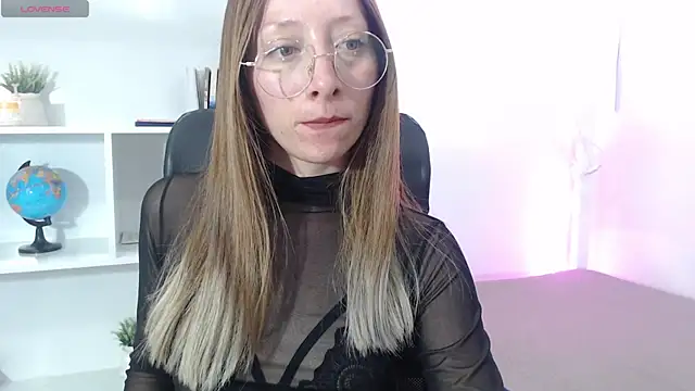 Snapshot of Carlin_Diaz chatting on 02-10-25, 01:46 Carlin Diaz online show from 02-10-25, 01:46