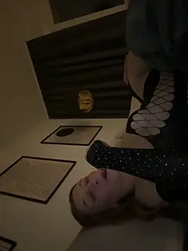 Snapshot of chaanntyy chatting on 10-20-25, 08:31 chaanntyy online show from 10-20-25, 08:31