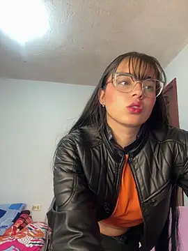 Snapshot of megan_cl chatting on 03-11-25, 11:04 megan cl online show from 03-11-25, 11:04