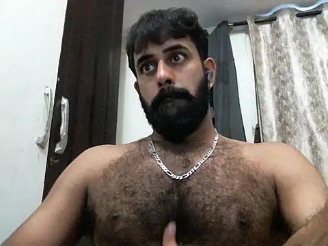 Snapshot of indianhairybull chatting on 04-24-26, 12:18 indianhairybull online show from 04-24-26, 12:18