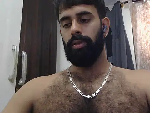 Snapshot of indianhairybull chatting on 06-02-26, 04:03 indianhairybull online show from 06-02-26, 04:03