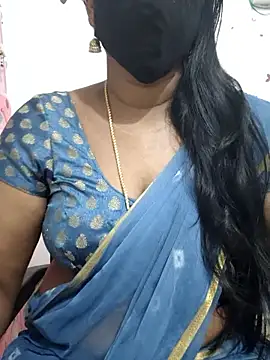 Snapshot of Tamil_Meera12 chatting on 10-18-25, 06:52 Tamil Meera12 online show from 10-18-25, 06:52