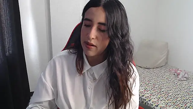 Snapshot of __leaa chatting on 07-25-26, 06:05 leaa online show from 07-25-26, 06:05