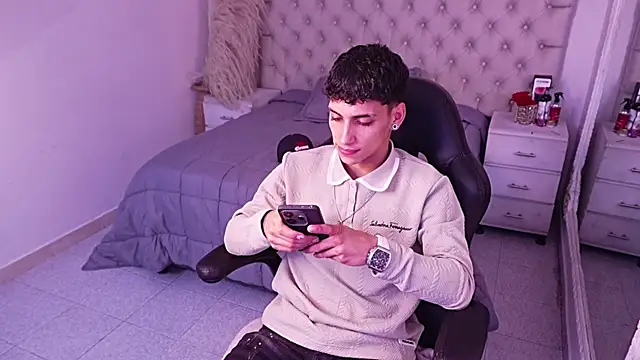 JhoanLeandro online show from 04-14-26, 06:08