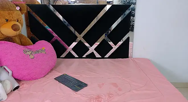 CatalinaSmith1 online show from 04-21-26, 11:18