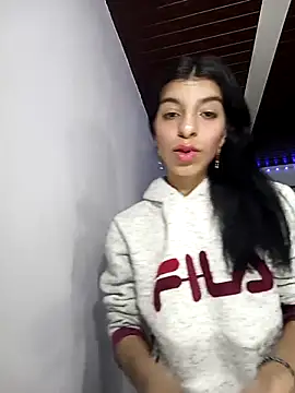 Snapshot of Ariell_Kieran chatting on 02-19-25, 12:46 Ariell Kieran online show from 02-19-25, 12:46