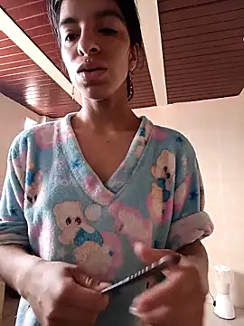 Snapshot of Ariell_Kieran chatting on 03-09-25, 04:33 Ariell Kieran online show from 03-09-25, 04:33