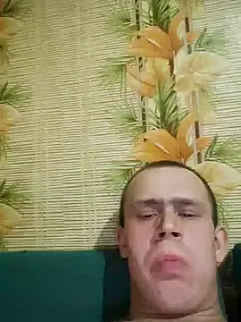 Snapshot of alex_brow_n chatting on 02-21-25, 07:21 alex brow n online show from 02-21-25, 07:21