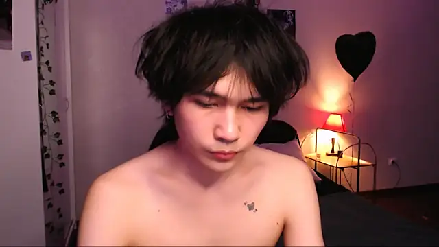 Snapshot of rennnuts chatting on 09-23-25, 06:22 rennnuts online show from 09-23-25, 06:22