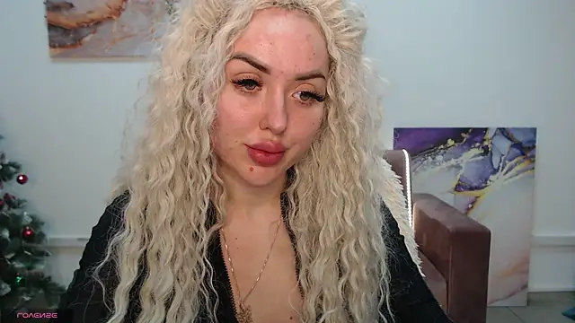 Snapshot of MissisCaty chatting on 02-02-25, 11:53 MissisCaty online show from 02-02-25, 11:53