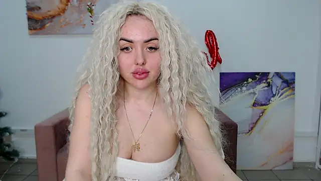 Snapshot of MissisCaty chatting on 02-22-25, 01:33 MissisCaty online show from 02-22-25, 01:33