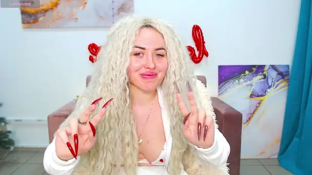 Snapshot of MissisCaty chatting on 02-23-25, 10:20 MissisCaty online show from 02-23-25, 10:20