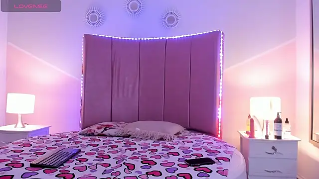  Emma whiitee  online show from 03-07-25, 12:23