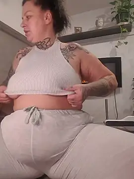 CannabisQueenn online show from 11-21-25, 09:08