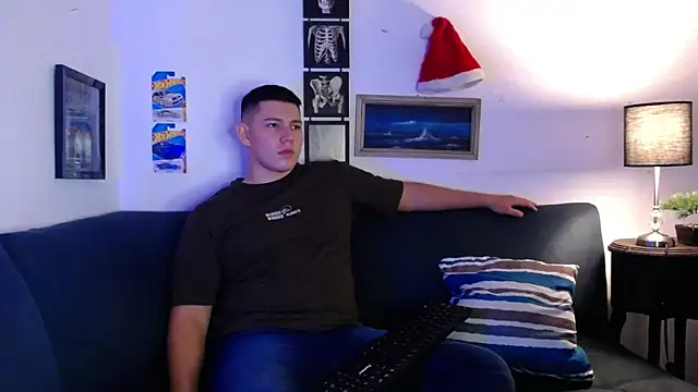 JamesCr  online show from 11-29-25, 02:25