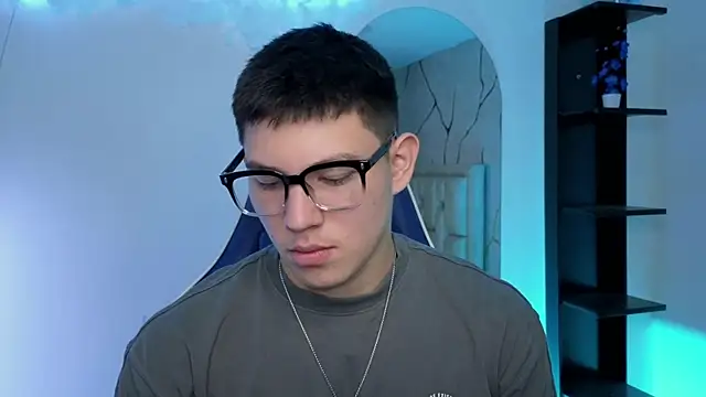 JamesCr  online show from 07-13-26, 12:30