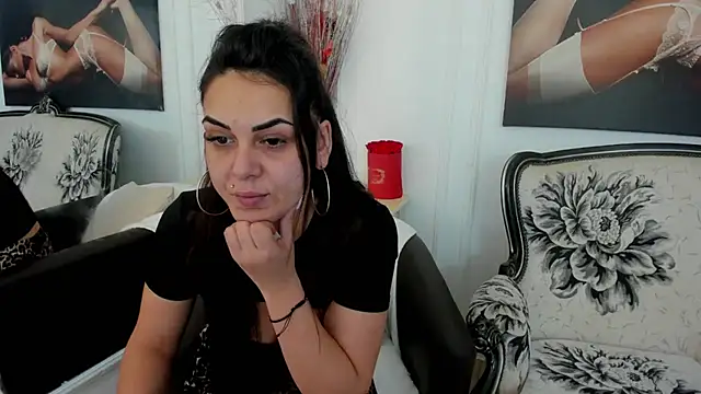 Snapshot of NicoleKatee chatting on 10-16-25, 01:56 NicoleKatee online show from 10-16-25, 01:56