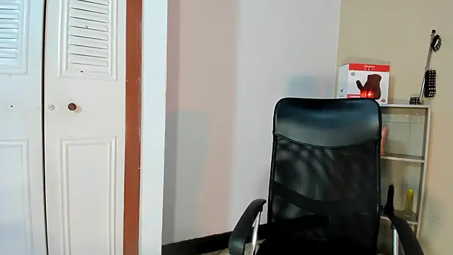 Violetta 0 online show from 10-15-25, 01:33