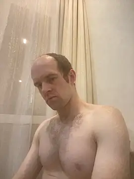 Snapshot of LynnAhNight chatting on 10-27-25, 03:21 LynnAhNight online show from 10-27-25, 03:21