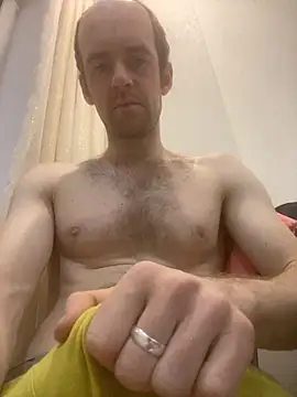 Snapshot of LynnAhNight chatting on 10-30-25, 03:19 LynnAhNight online show from 10-30-25, 03:19