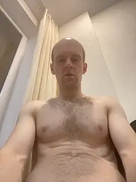 Snapshot of LynnAhNight chatting on 11-12-25, 03:18 LynnAhNight online show from 11-12-25, 03:18