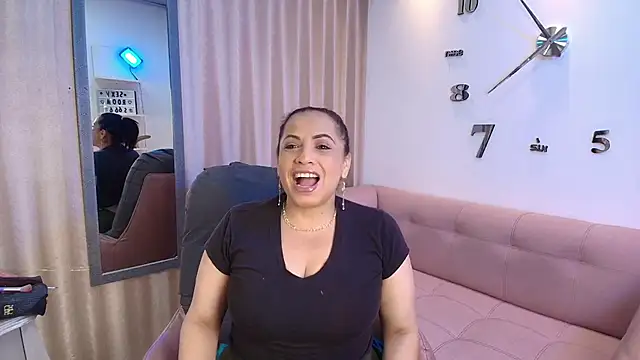 GochitaWild online show from 11-09-25, 01:31