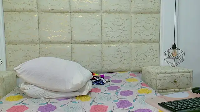 ThaliaANDNicholas online show from 02-26-25, 02:04