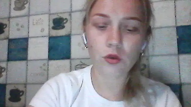 Snapshot of Anna_wey chatting on 07-10-26, 07:05 Anna wey online show from 07-10-26, 07:05