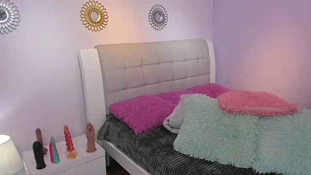 Snapshot of Hiyakasudere chatting on 10-10-25, 06:18 Hiyakasudere online show from 10-10-25, 06:18