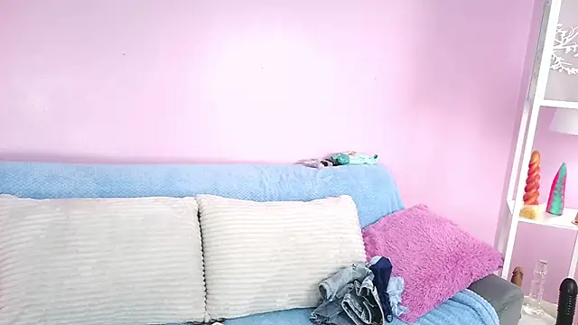 Snapshot of Hiyakasudere chatting on 11-10-25, 06:29 Hiyakasudere online show from 11-10-25, 06:29