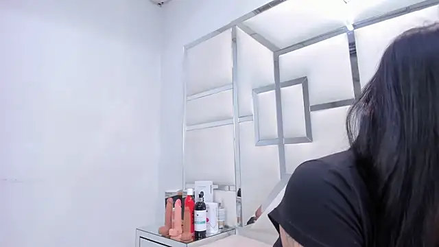 ZoeWan69 online show from 02-05-26, 02:33