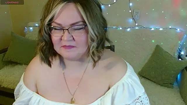 Vivien  wet online show from 02-05-25, 08:57