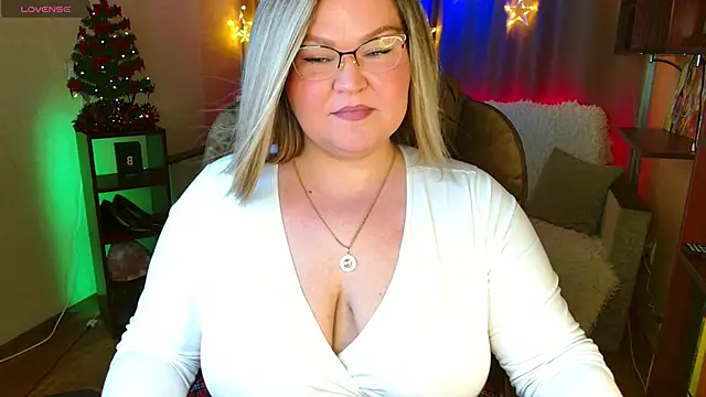 Vivien  wet online show from 12-17-25, 09:48