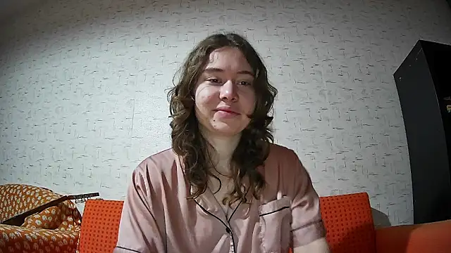 Snapshot of girliemilk chatting on 01-17-26, 01:43 girliemilk online show from 01-17-26, 01:43