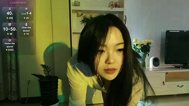 nanaliu6 online show from 03-20-25, 02:10