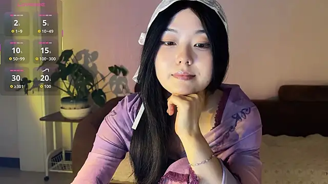 nanaliu6 online show from 10-13-25, 01:11