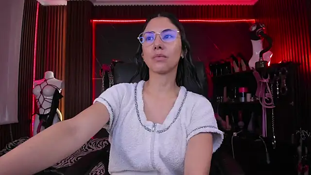 XiaQueen online show from 10-27-25, 11:47