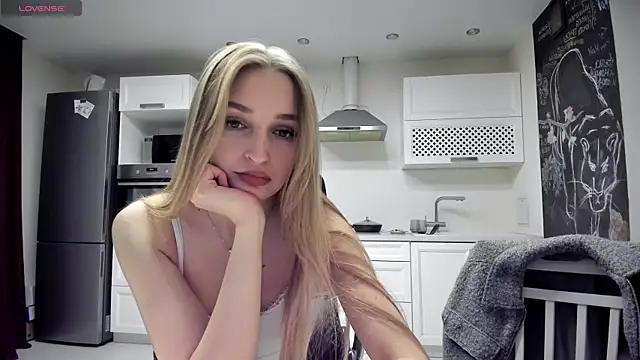 lisenok online show from 04-17-26, 07:39