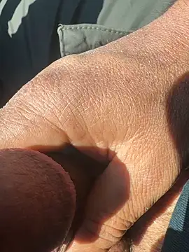 sark0606 online show from 04-21-26, 09:48