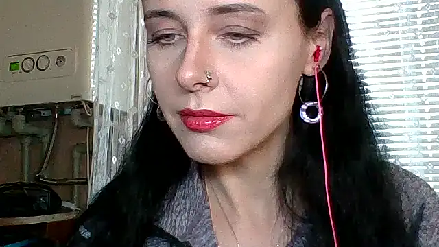 LuminousLady online show from 11-02-25, 10:28