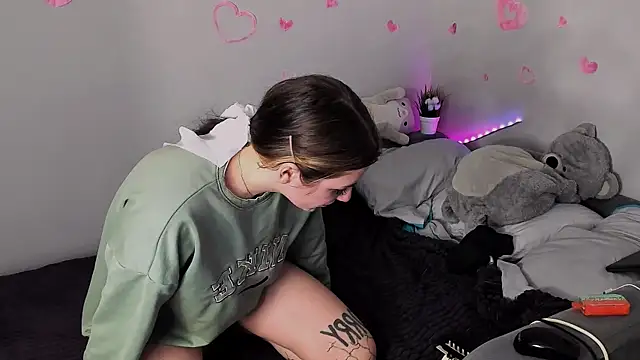 MollyMi0 online show from 02-24-25, 03:12