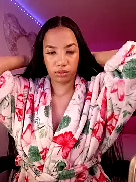 SallyWhitee online show from 07-25-26, 04:43
