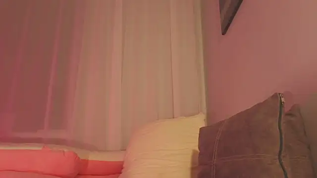 Mia Luw online show from 06-14-26, 03:25