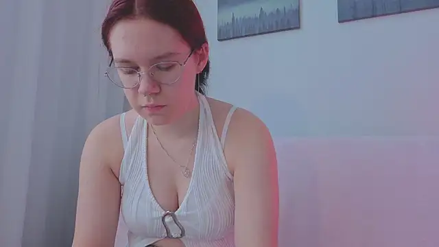 Mia Luw online show from 06-27-26, 04:06