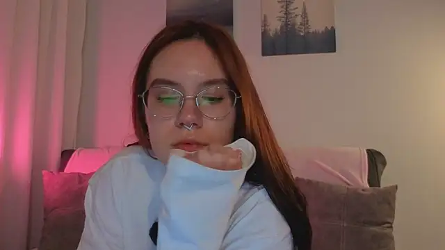 Mia Luw online show from 07-22-26, 04:10