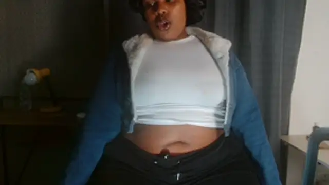 Snapshot of Cuddle_Bear chatting on 06-30-26, 08:10 Cuddle Bear online show from 06-30-26, 08:10